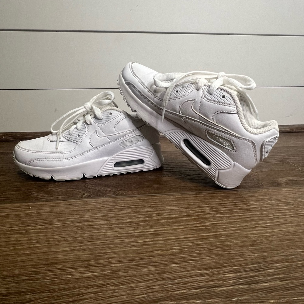 Youth Nike AirMax 90 leather white size 1Y